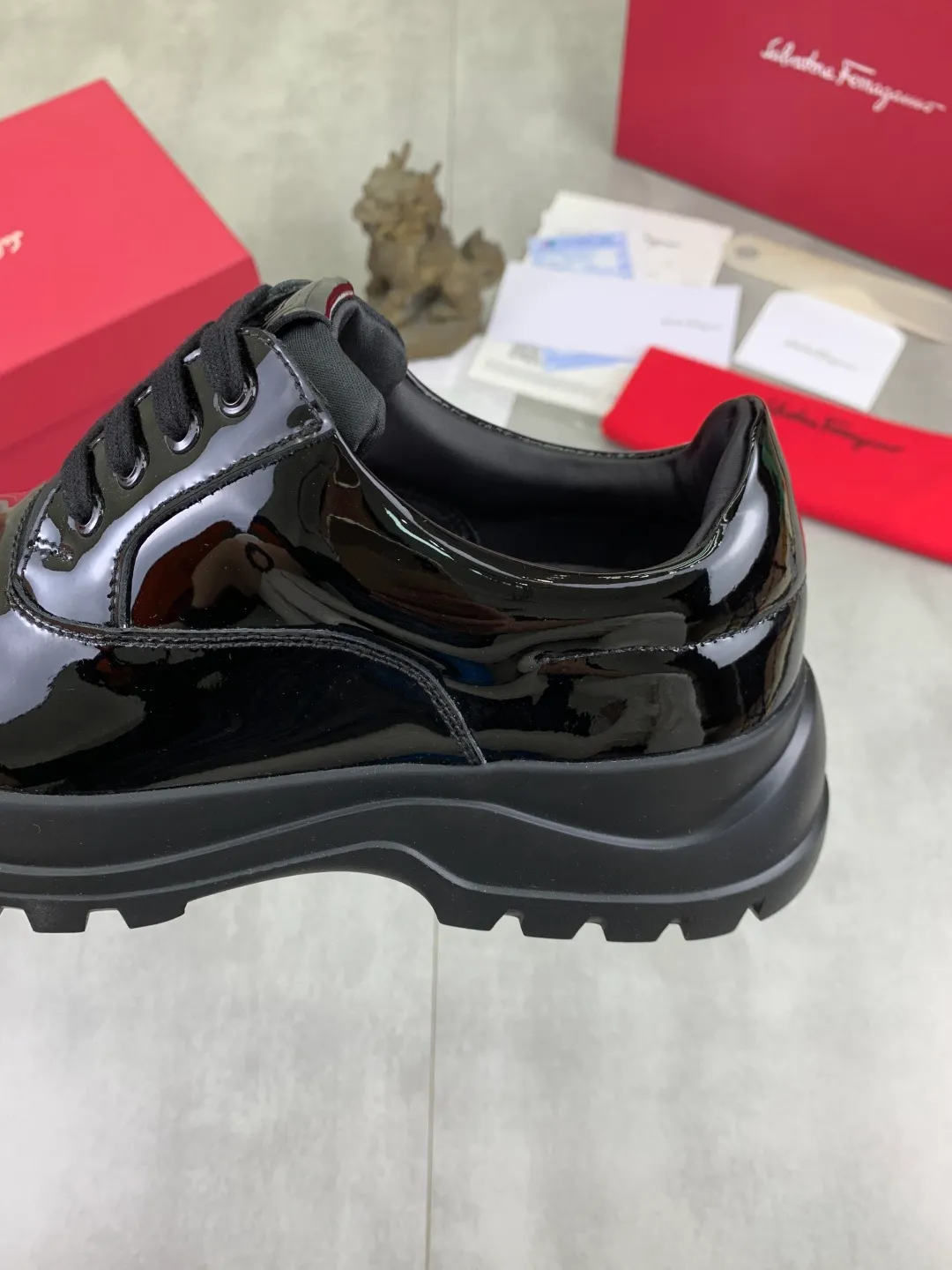 Men's men's shoes💰P640💰【New style】High quality water-dyed cowhide 🆘【Salvatore Ferragamo】Ferragamo's latest casual business leather shoes for men! Listed simultaneously! The fabric is made of specially imported original calfskin, and the interior is made of imported water-dyed cowhide. It is absolutely luxurious and leads the fashion trend. High-end foam outsole, matching sizes: 38-44 (45 and 46 can be customized) 4️⃣ colors available